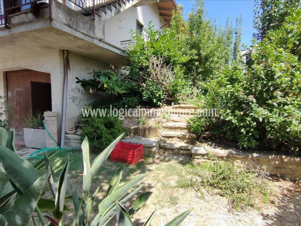 Villa a Castiglione del lago in Via dei Partigiani - Foto 4