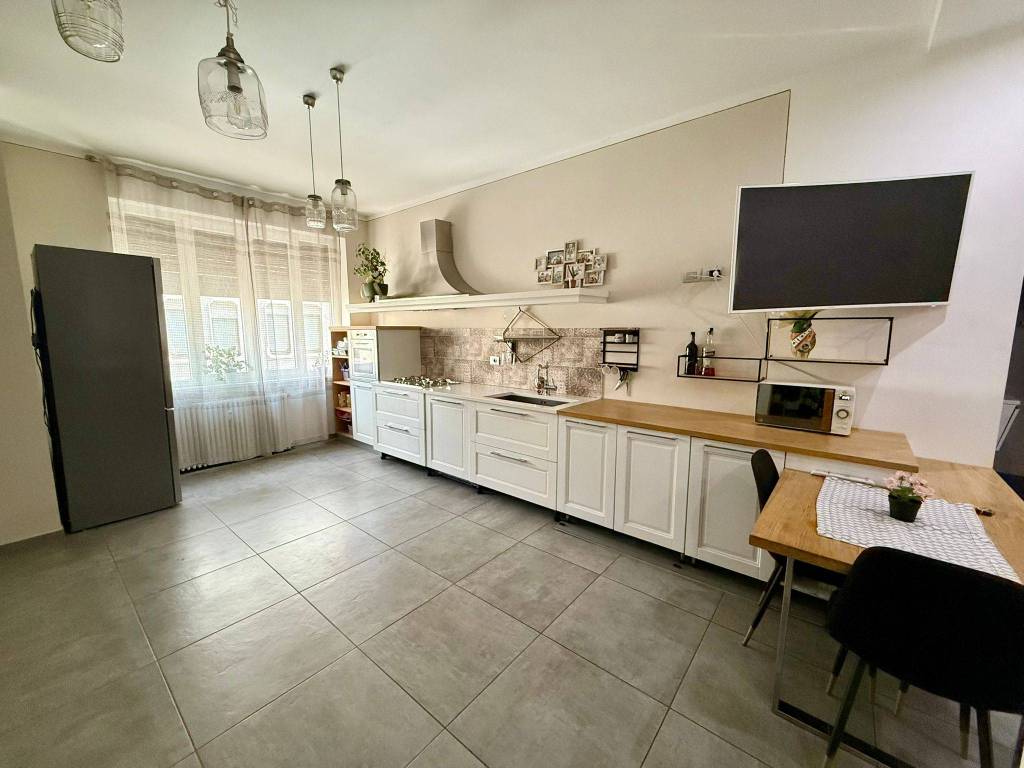 Appartamento a Asti in Corso Vittorio Alfieri, 145 - Foto 2