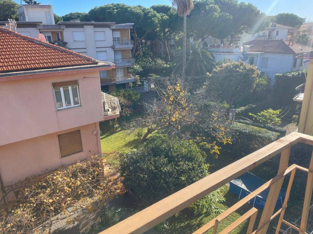 Appartamento a Bordighera in Via Serena - Foto 2