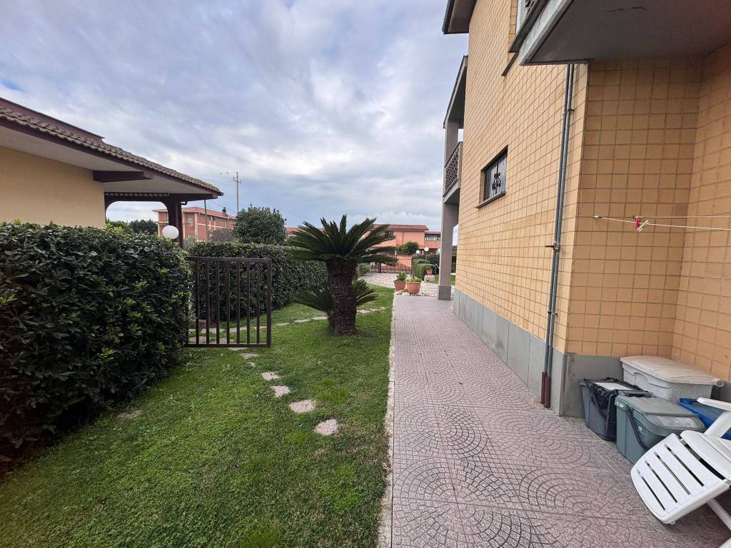 Villa a Aprilia in Via Sacco - Foto 4
