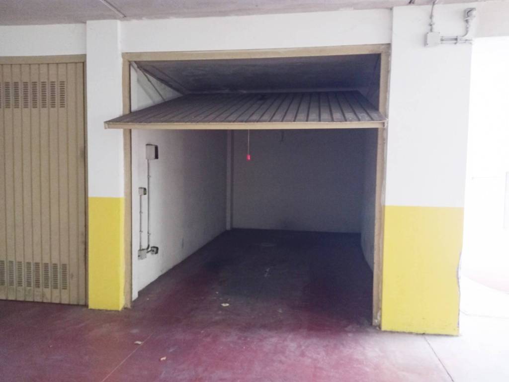 Box / garage a Sassari in Via Filippo Addis - Foto 3
