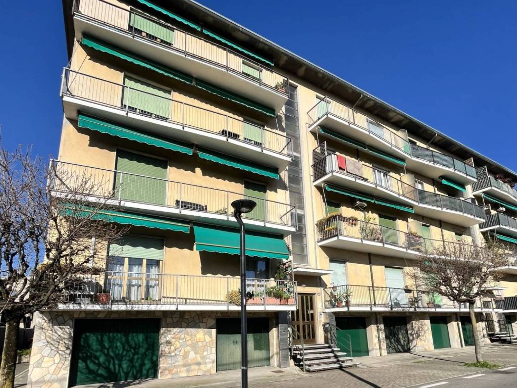 Appartamento a Gorla minore in Via San Giovanni Bosco, 41 - Foto 3