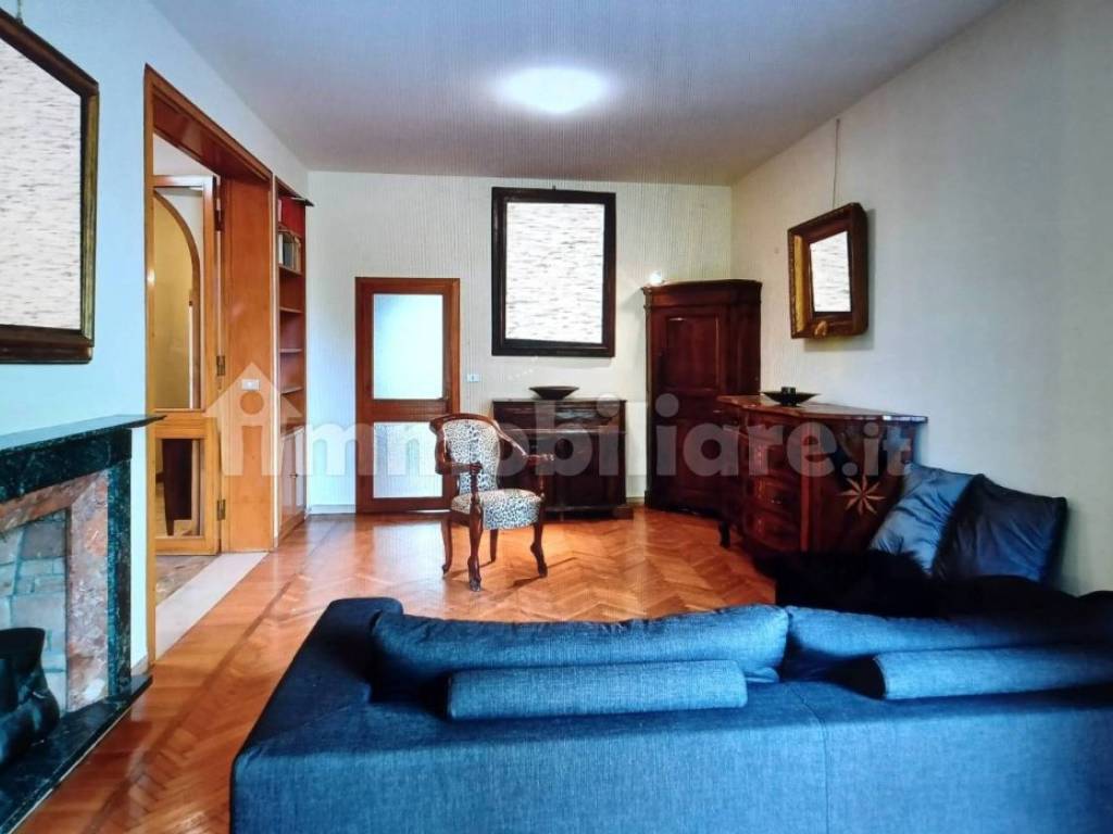 Appartamento a Reggio emilia in Viale Monte Grappa - Foto 3