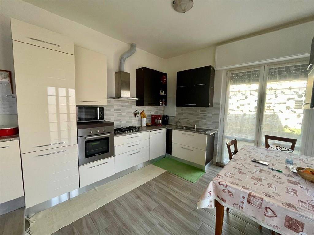 Appartamento a Azzate in Via Roma, 3 - Foto 2