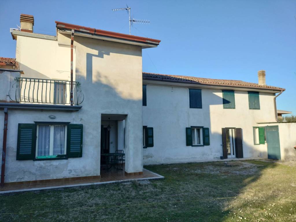 Villa a Gradisca d'isonzo in Via degli Orti, 17 - Foto 2