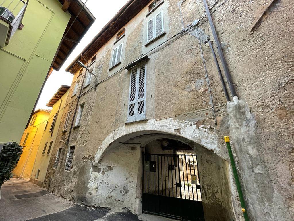 Palazzo / stabile a Valmadrera in Via Giuseppe Parini, 5 - Foto 2