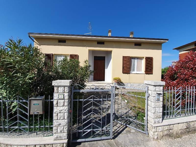 Villa a Castiglione del lago in Via Bassa - Foto 2