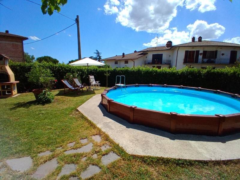 Villa a Castiglione del lago in Via Bassa - Foto 5