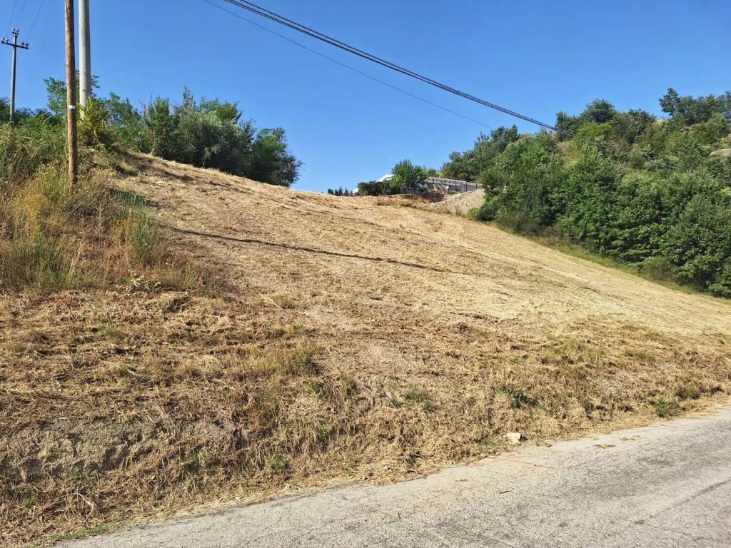 Terreno a Torricella sicura in Colle Fiorito S.N.C. - Foto 2
