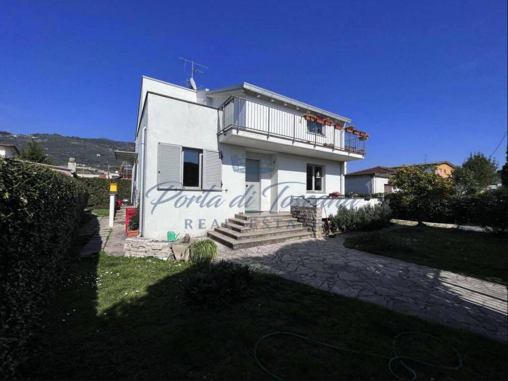Villa a Pietrasanta in Via Umbria, 1 - Foto 3