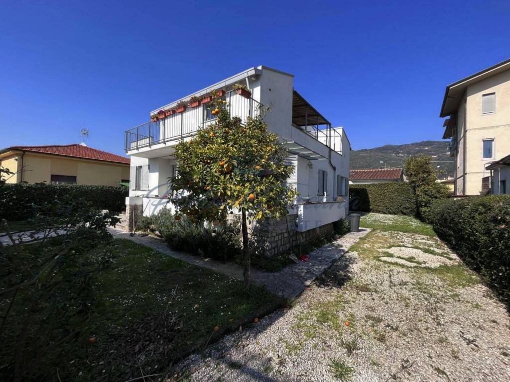 Villa a Pietrasanta in Via Umbria, 1 - Foto 4