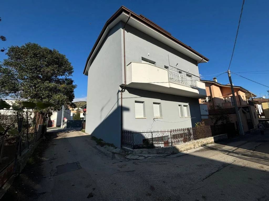 Villa a Teramo in Via Cona, 195 - Foto 2