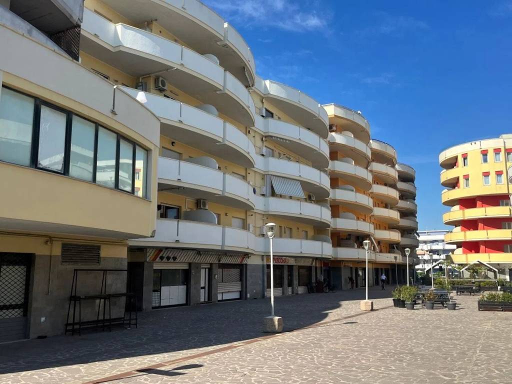 Appartamento a Alba adriatica in Viale Guglielmo Marconi, 132 - Foto 4