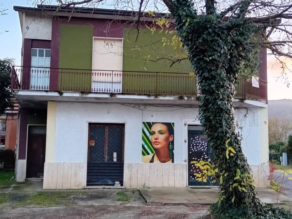 Casa indipendente a Ceprano in Via Campo di Cristo - Foto 3
