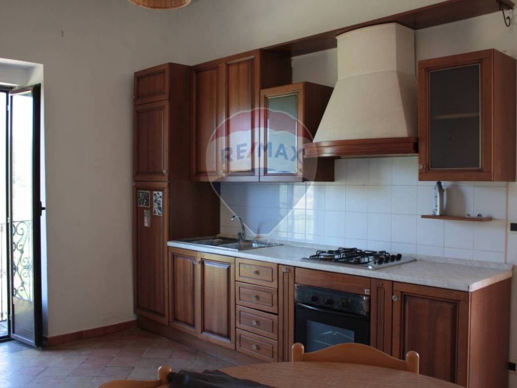 Casa indipendente a Castel san vincenzo in Piazza Vittorio Emanuele III, 4 - Foto 2
