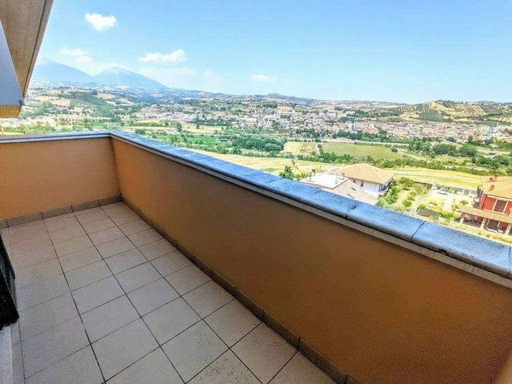 Appartamento a Teramo in Via Leonardo Da Vinci S.N.C. - Foto 4