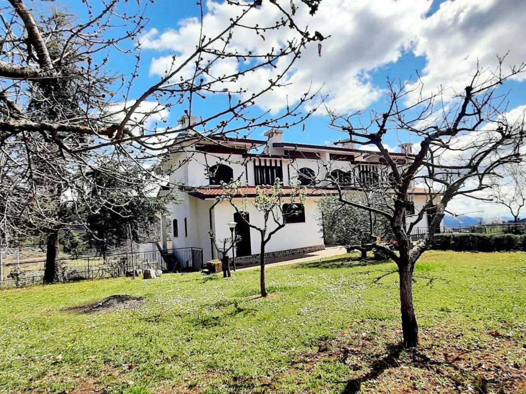 Villa a Torre cajetani in Via Circonvallazione Cerano, 15 - Foto 2