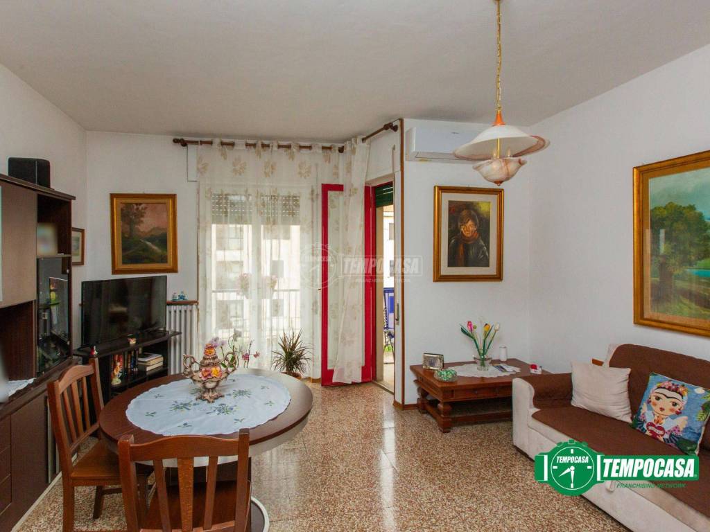 Appartamento a Oleggio in Via Sant'Antonio 82 - Foto 3