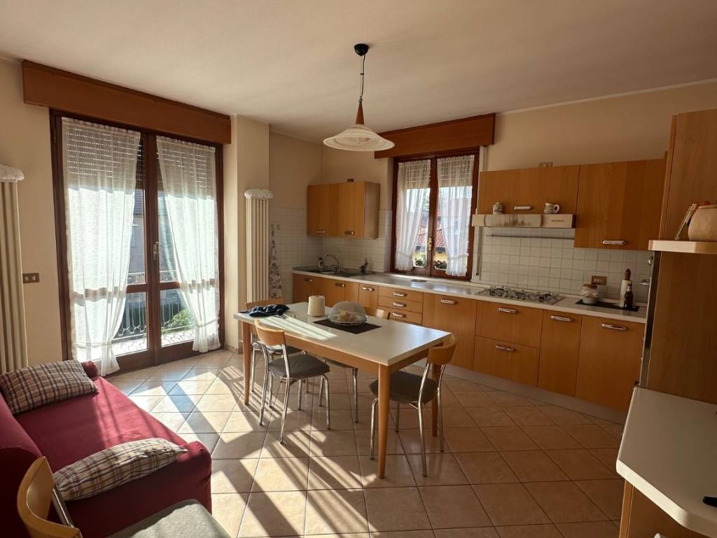 Appartamento a Samarate in Via 22 Marzo - Foto 2