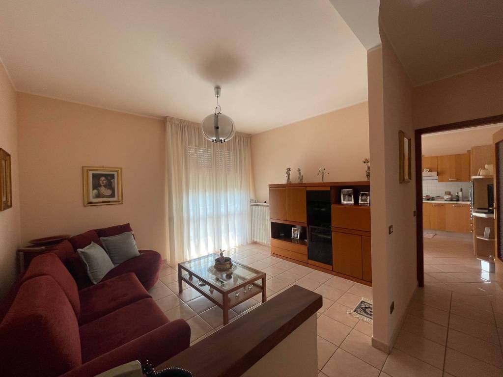 Appartamento a Samarate in Via 22 Marzo - Foto 4