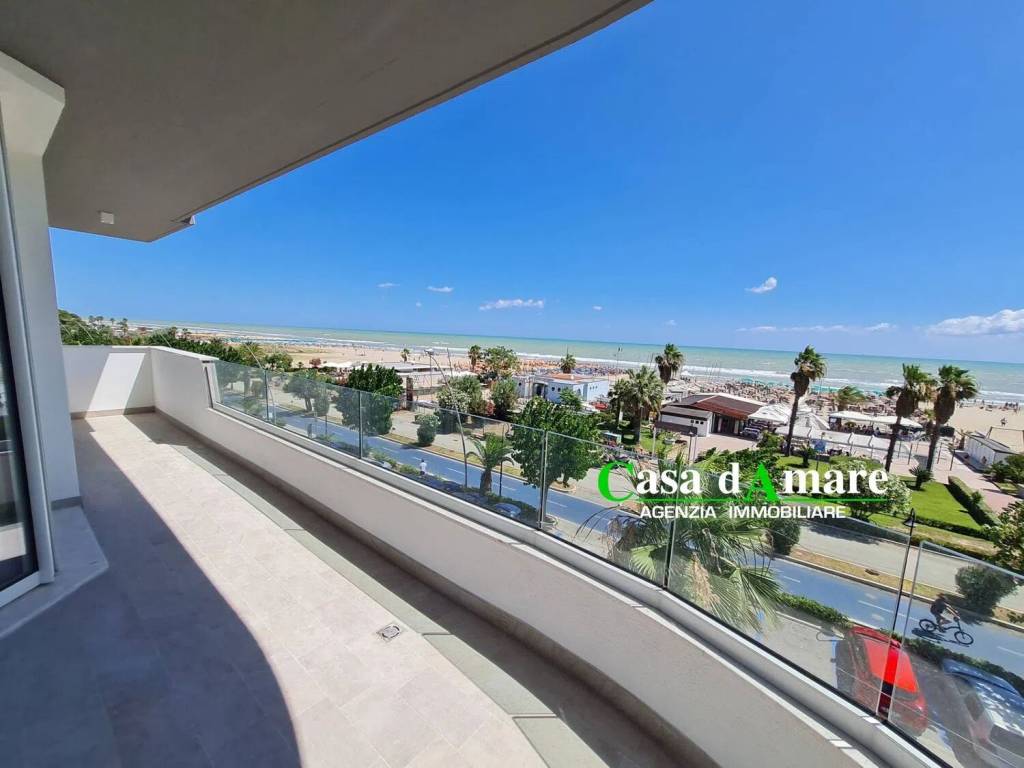 Appartamento a Alba adriatica in Viale Guglielmo Marconi, 376 - Foto 3