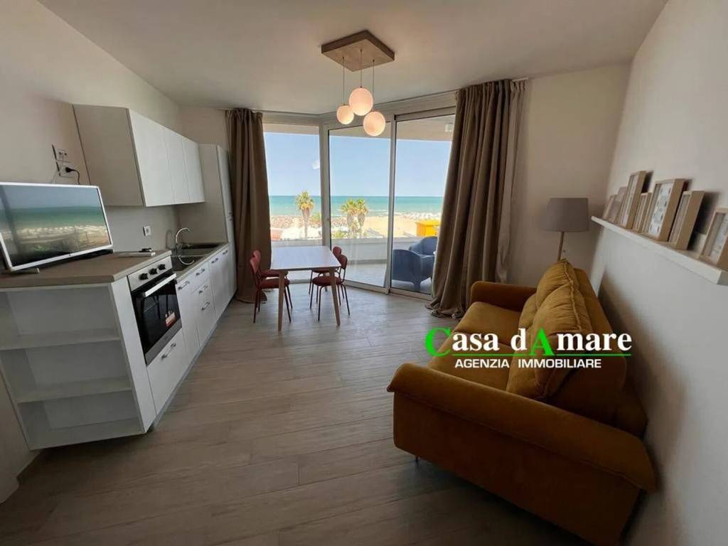 Appartamento a Alba adriatica in Viale Guglielmo Marconi, 376 - Foto 2
