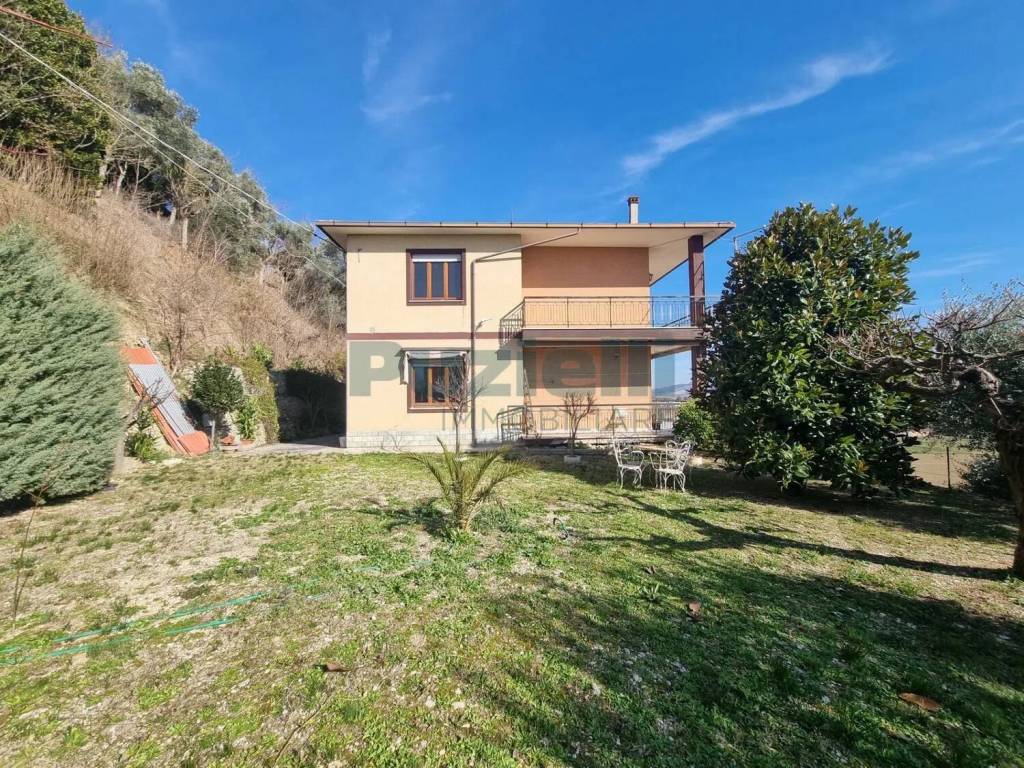Villa a Fermo in Contrada Campiglione S.N.C. - Foto 3