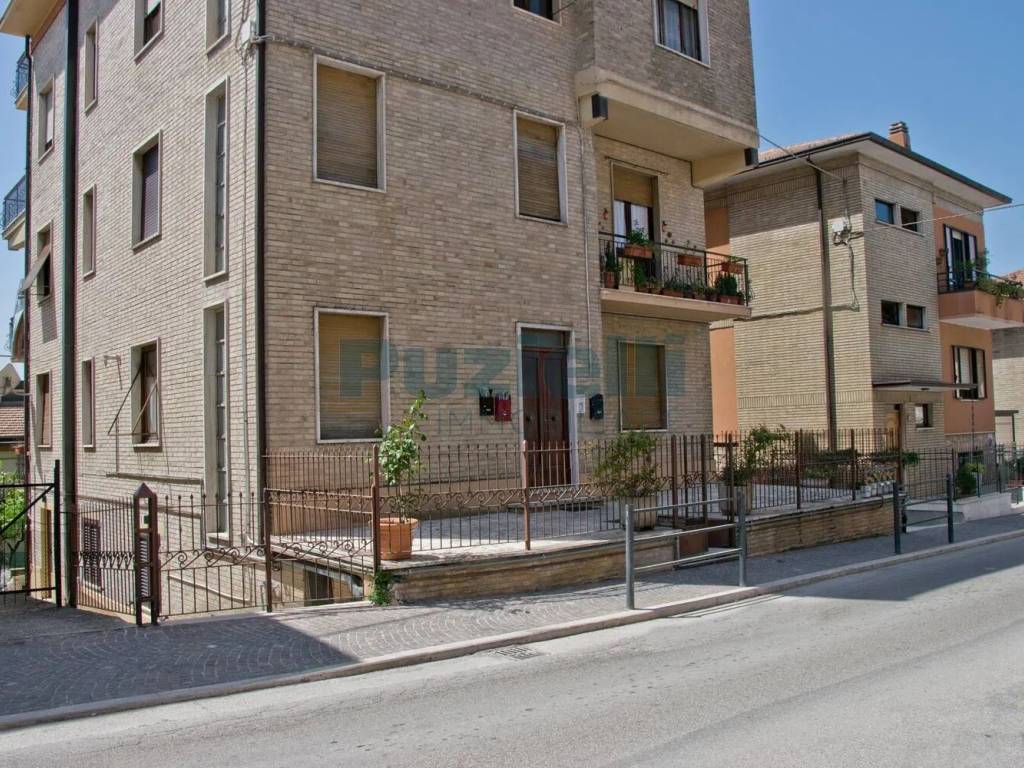 Appartamento a Fermo in Via Augusto Murri - Foto 2