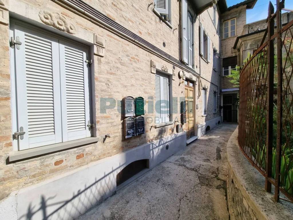 Appartamento a Fermo in Via Alfredo Catalani - Foto 2