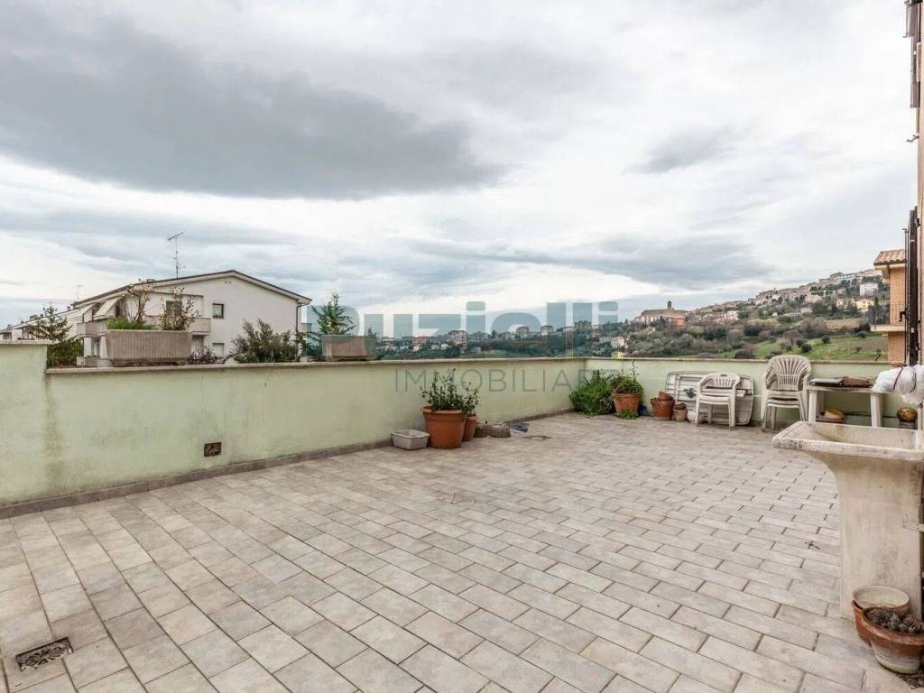 Appartamento a Fermo in Via Pietro Paolo Rubens - Foto 2
