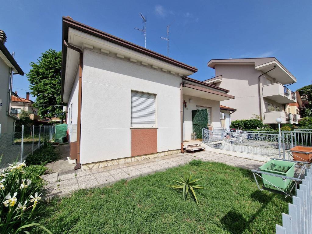 Villa a Riccione in Viale Corsica - Foto 2