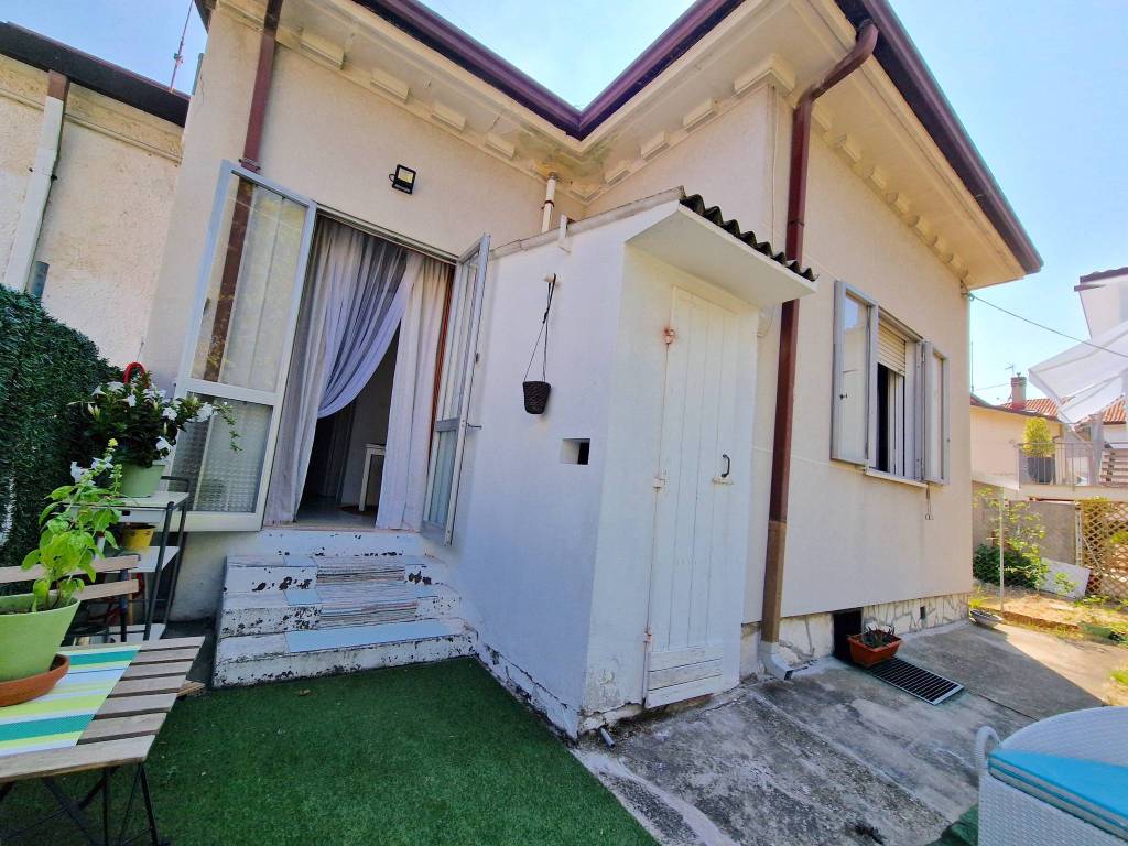 Villa a Riccione in Viale Corsica - Foto 3