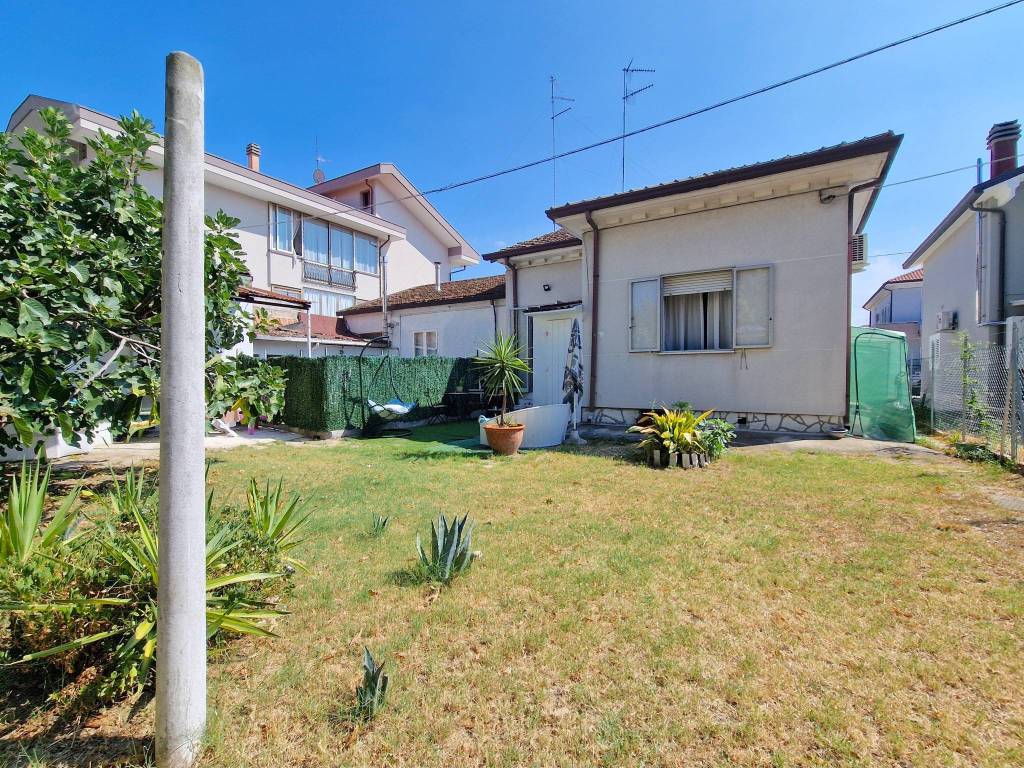 Villa a Riccione in Viale Corsica - Foto 4