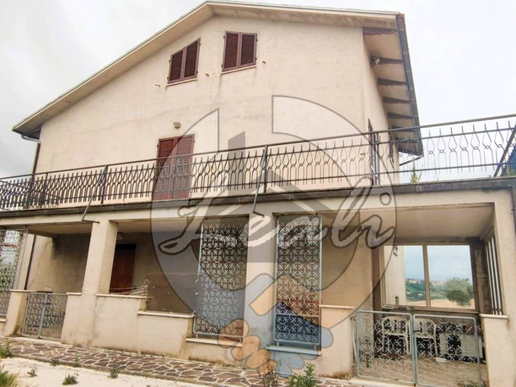 Rustico / casale a Pollenza in C.DA PALOMBARETTE - Foto 3