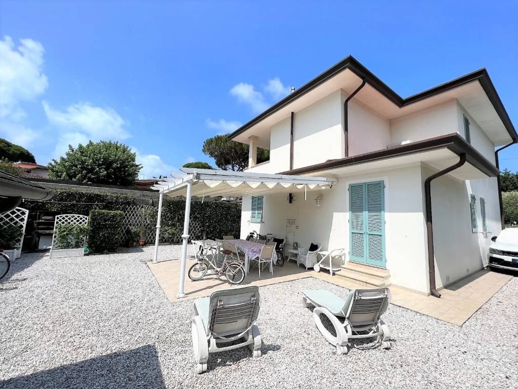 Villa a Pietrasanta in Via Firenze, 98 - Foto 2