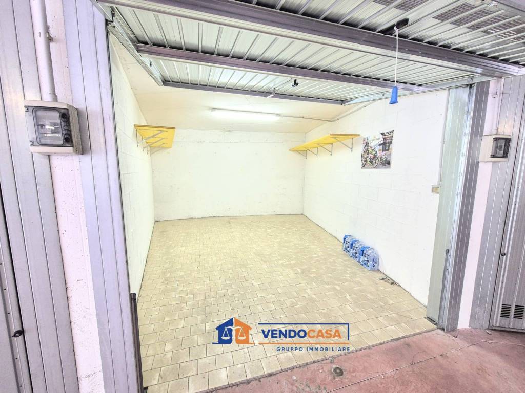 Box / garage a Finale ligure in Via Giuseppe Cavassola - Foto 2
