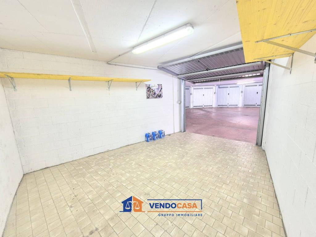 Box / garage a Finale ligure in Via Giuseppe Cavassola - Foto 4