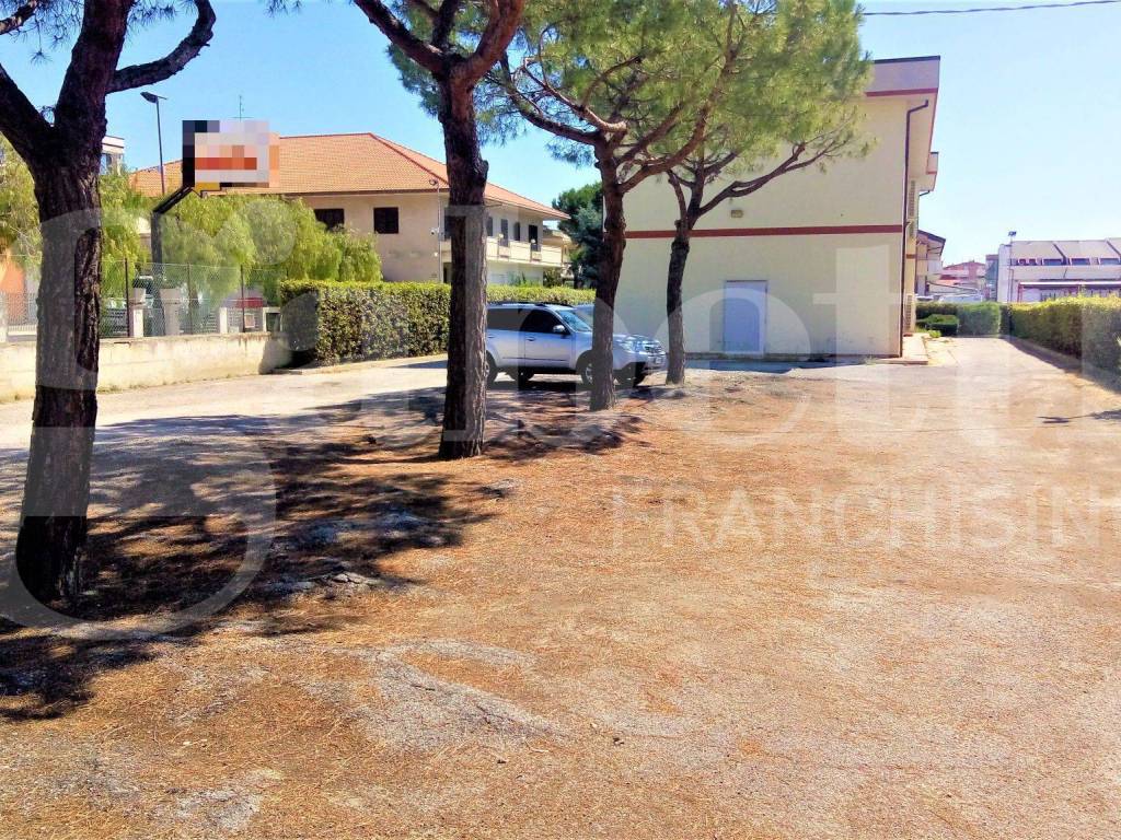 Immobile a Tortoreto in VIA NAZIONALE ADRIATICA, 13 - Foto 2