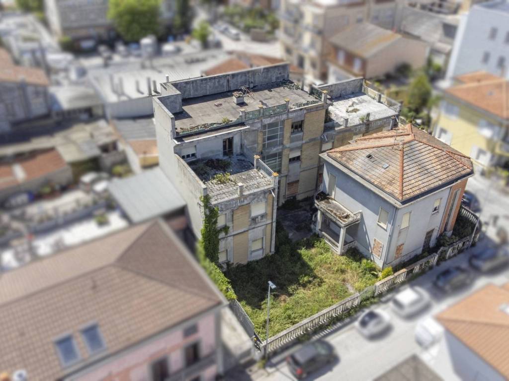 Palazzo / stabile a Civitanova marche in Via Manzoni - Foto 2