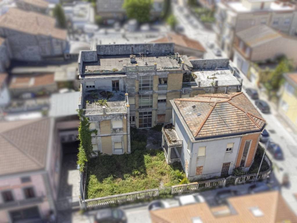 Palazzo / stabile a Civitanova marche in Via Manzoni - Foto 3