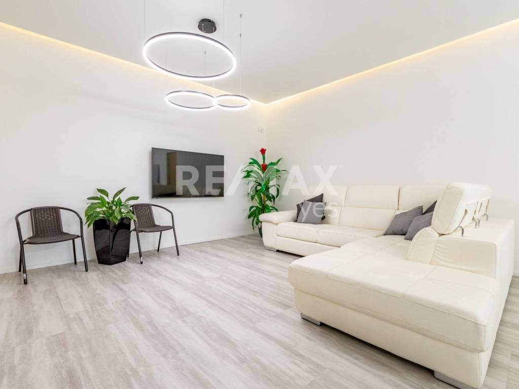 Villa a Caronno pertusella in Via Solferino - Foto 4