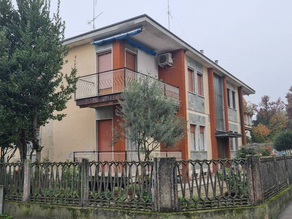 Appartamento a Codogno in Via Privata Giuseppe Bignamini, 1 - Foto 2