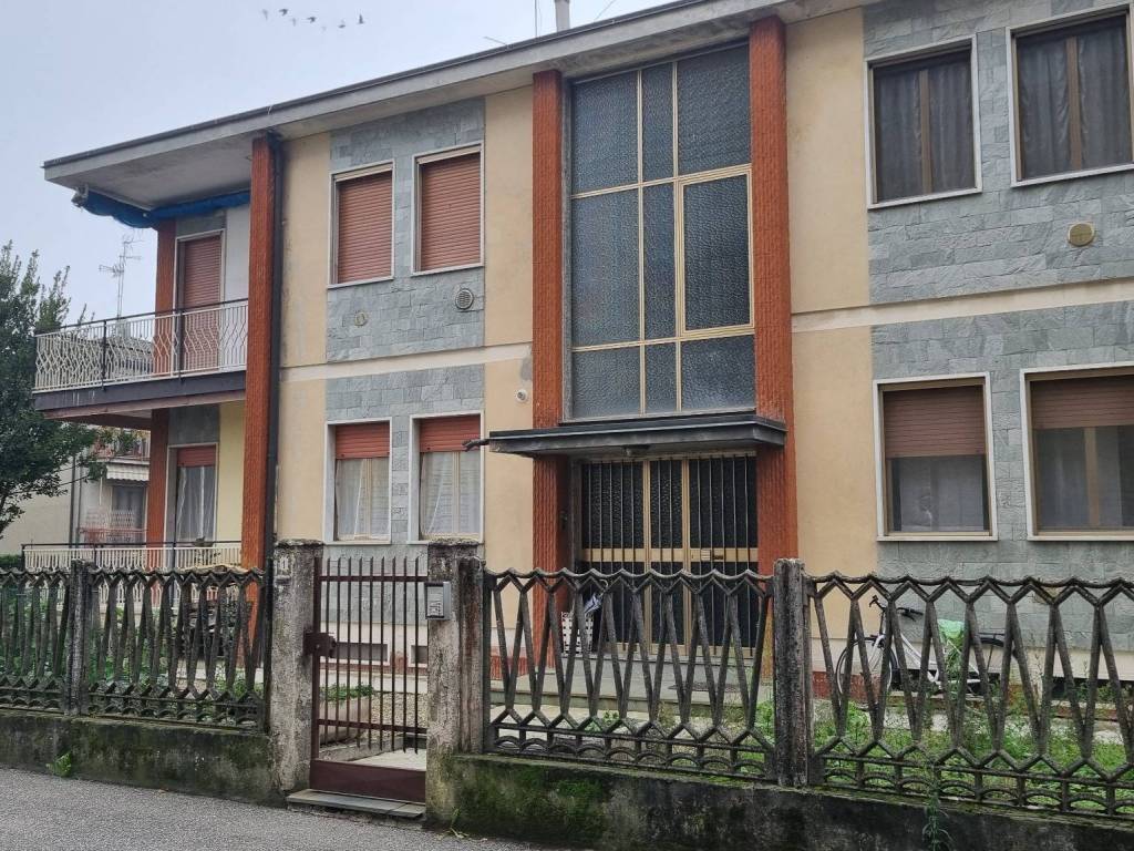 Appartamento a Codogno in Via Privata Giuseppe Bignamini, 1 - Foto 4