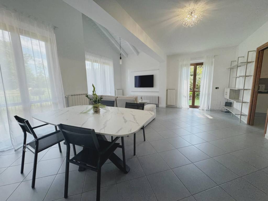 Villa a Besozzo in Via Sottocampagna, 30 - Foto 3