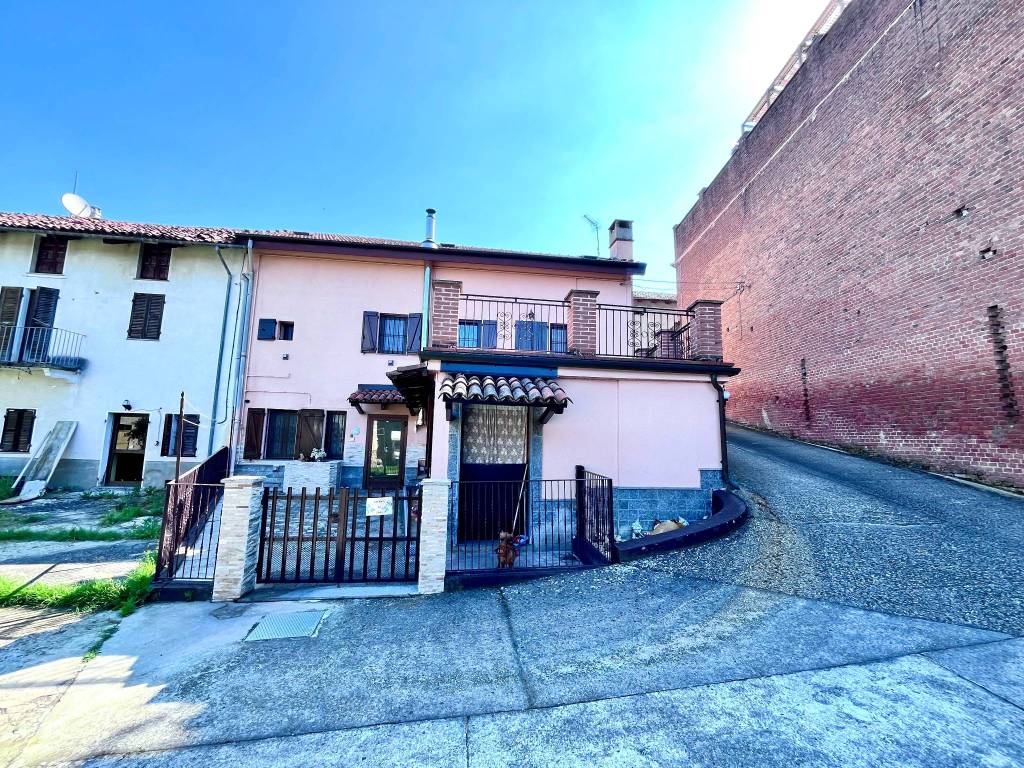 Casa indipendente a Calliano in Via Bricco, 3 - Foto 2