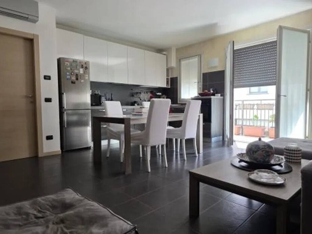 Appartamento a Varedo in Via Trento E Trieste, 2 - Foto 3