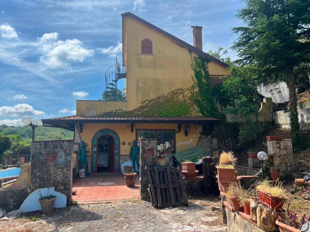 Villa a Caserta in Via Carlo Rapugliano, 44 - Foto 2