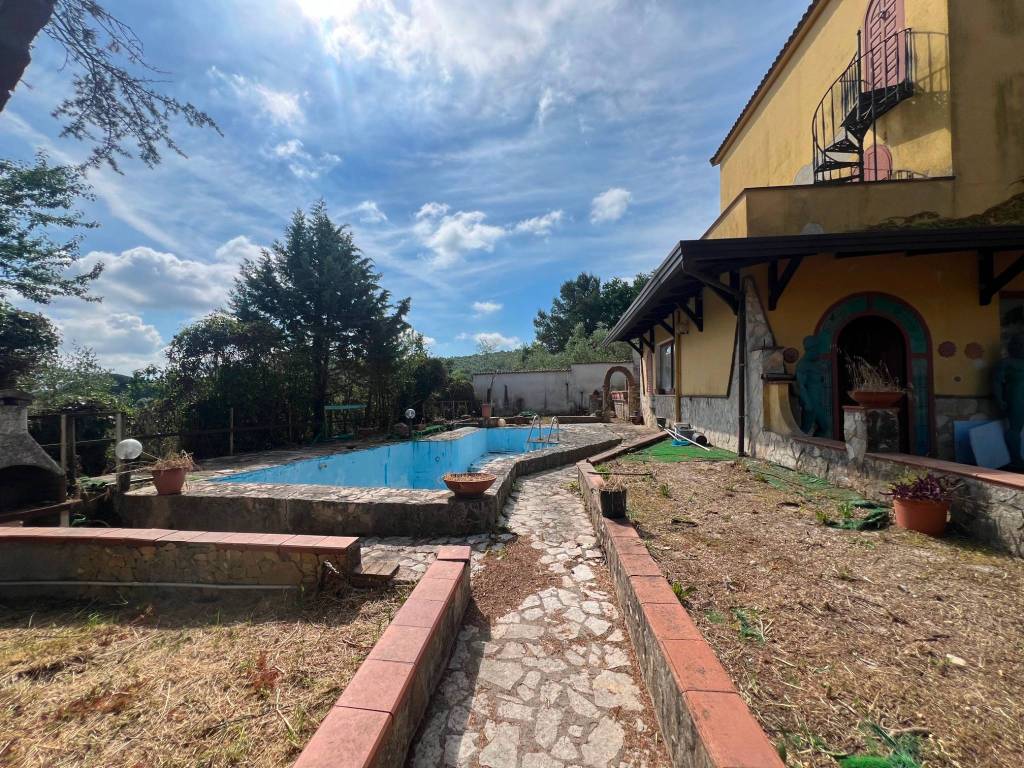 Villa a Caserta in Via Carlo Rapugliano, 44 - Foto 4