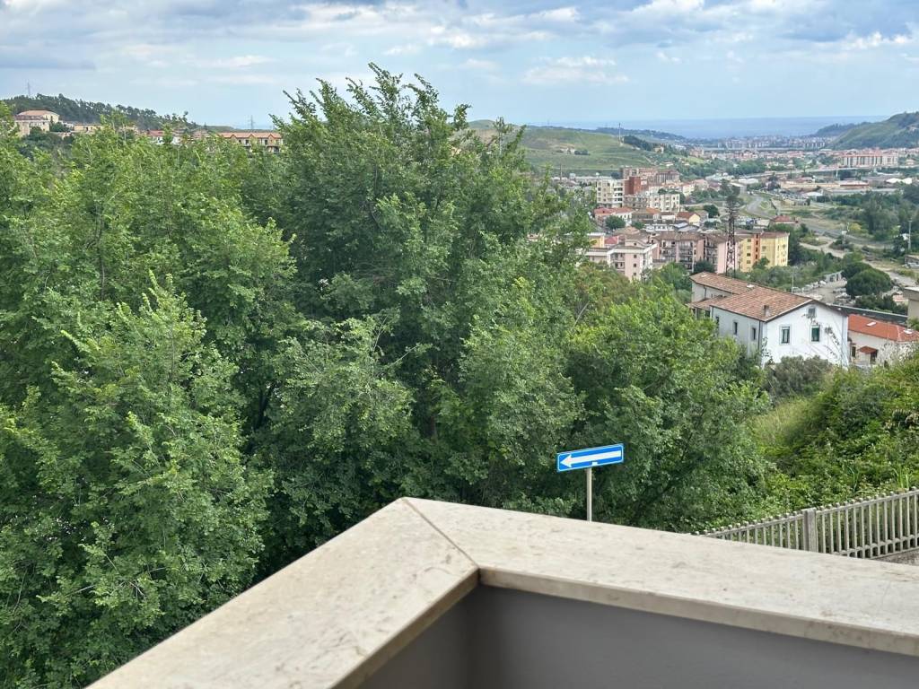 Appartamento a Catanzaro in Via Garibaldi Gariani - Foto 4