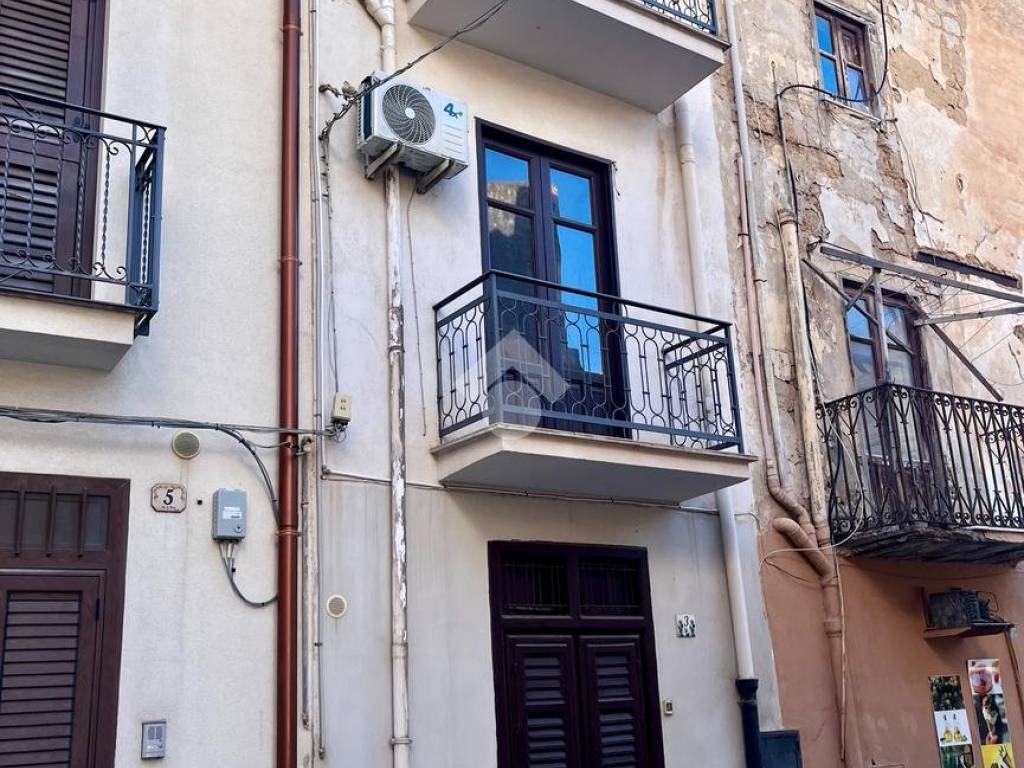 Casa indipendente a Castellammare del golfo in Via Giovanni Bovio, 3 - Foto 2